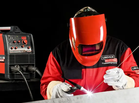Experto en Soldadura haciendo soldadura TIG en SLP, Aesoría en Soldadura